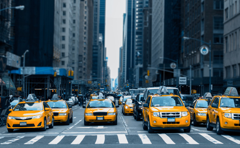 Can I catch a taxi at Honolulu Airport