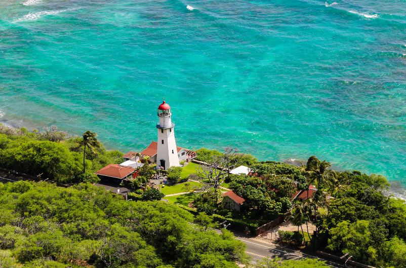 tourists in honolulu